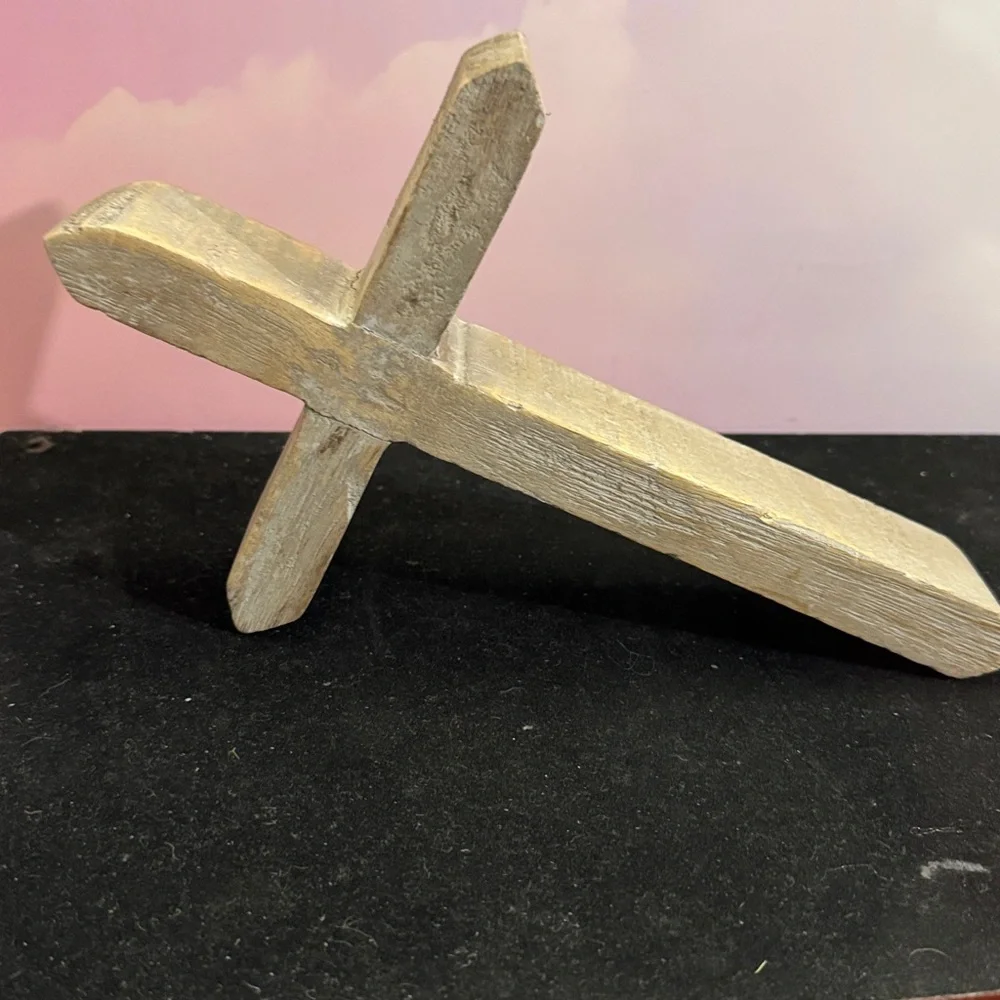 Wooden Cross Decor with metal Plex saying “FAITH”